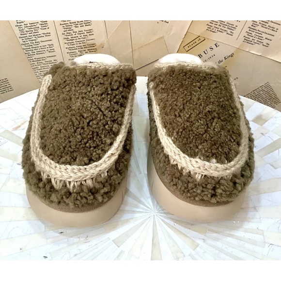 Free People Mou Bounce Slippers Clog Curly Sheepskin Military Green - Picture 4 of 9